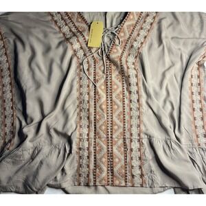 Andree by‎ Unit Gray Embroidered Women 2X Gypsy Poncho Shirt Boho Peasant NWT